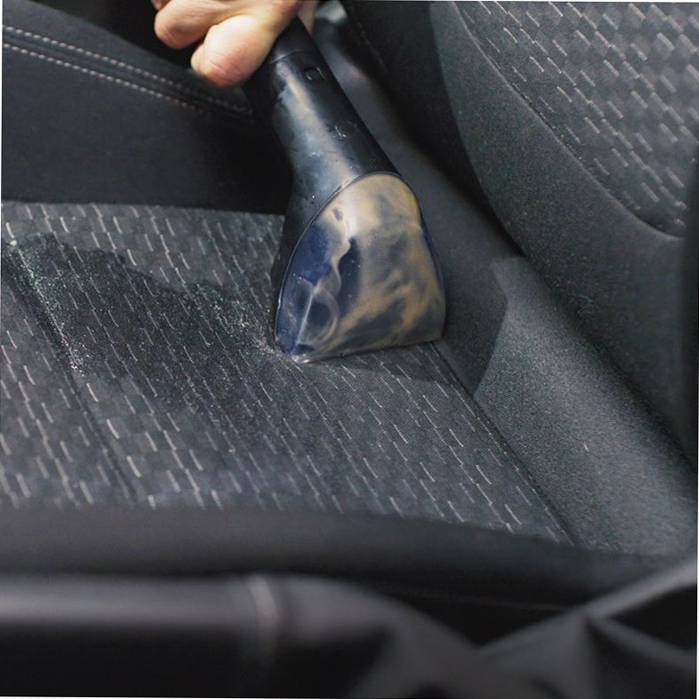 Pulizia veloce e efficace con BISSELL SpotClean Pro Nero 2.8lt 750W