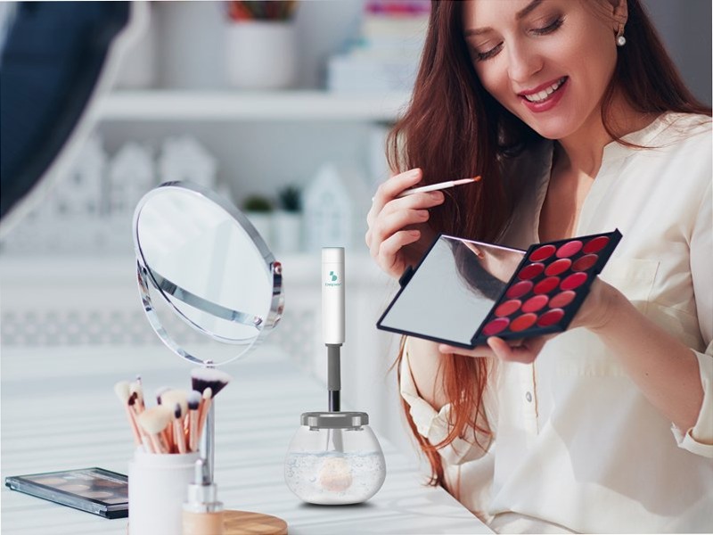 Pulitore pennelli make up automatico
