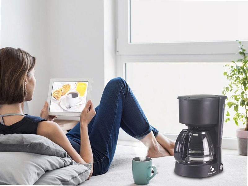 Macchina per caffè e orziera