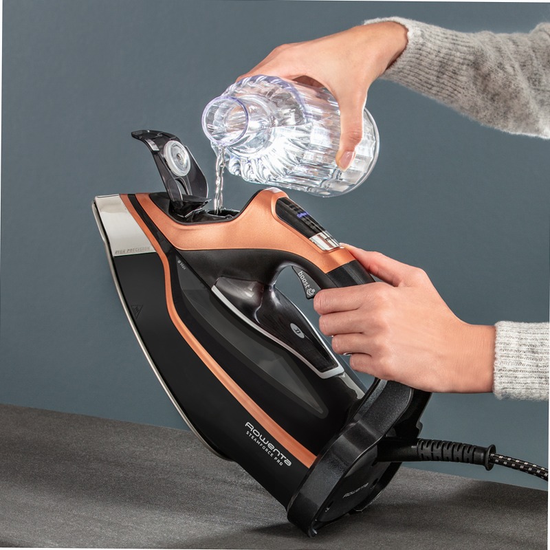 Steamforce Pro - Ferro da Stiro a Vapore 2690w