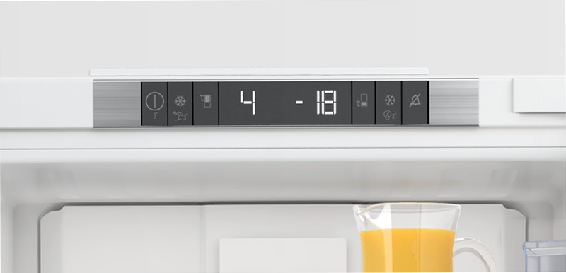 BCNA275E31SN: Frigorifero Combinato Total No-Frost Bianco 177.5lt Incasso