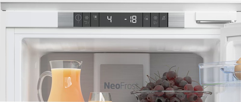 BCNA306E3SN: Frigorifero Combinato Total No-Frost Bianco 193.5lt Incasso