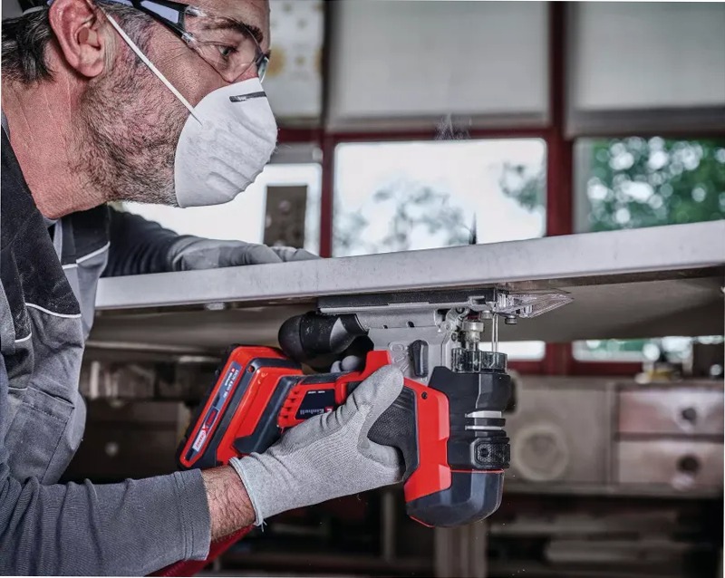 Einhell Seghetto alternativo a batteria TP-JST 18/135 Li BL - Solo