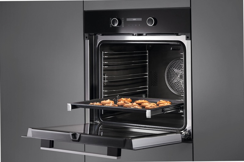 Forno H 2468 BP ACTIVE - Design Moderno e Funzionalità Avanzate A Nero