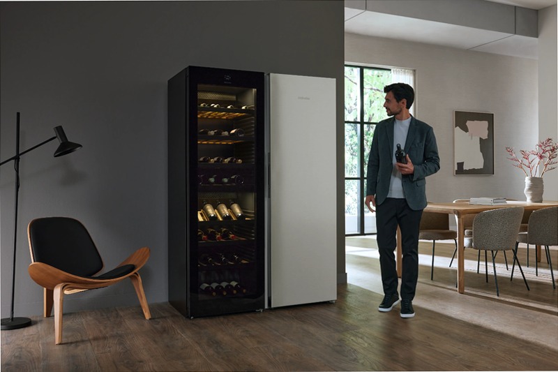 KWTS 4785 F - Enoteca con Tecnologia Avanzata