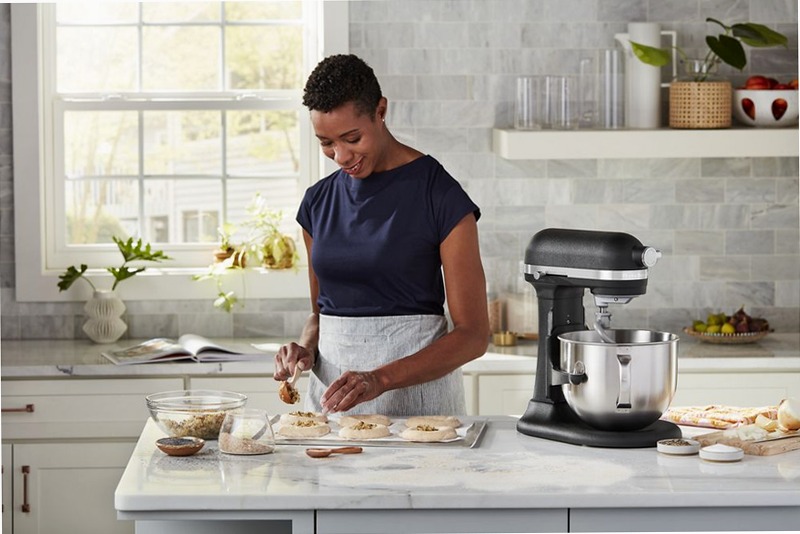 Mixing Made Easy with the 7 Quart Bowl-Lift Stand Mixer