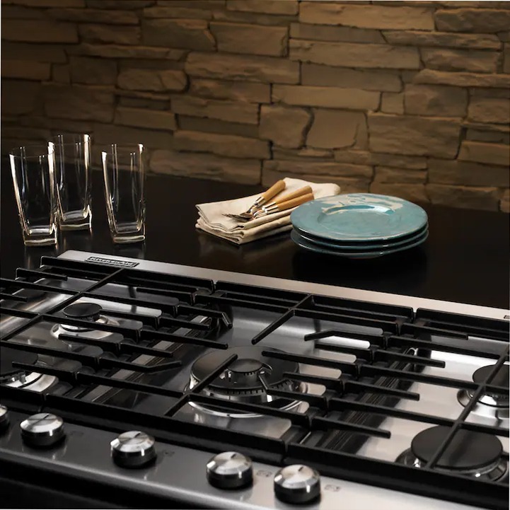 Ventilazione downdraft retrattile KitchenAid
