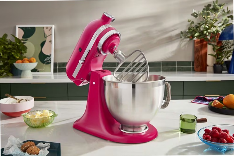 2023 Colore dell'anno Hibiscus Stand Mixer