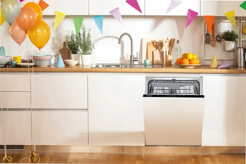 Lavastoviglie a scomparsa totale GV620E10 14 Nero