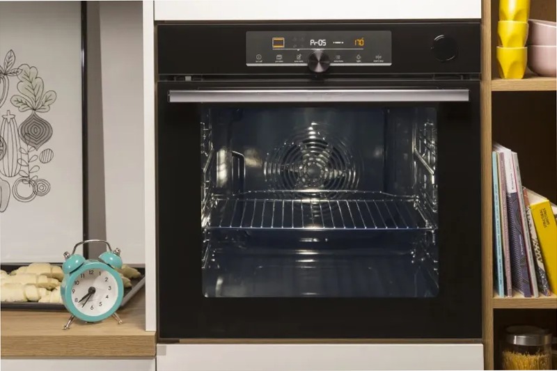 Forno multifunzione BOS6737E13BG A Nero