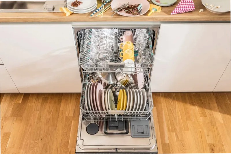 Lavastoviglie a scomparsa totale GV693C61AD 16 Bianco