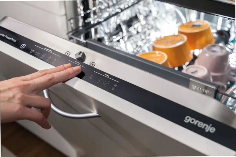 Lavastoviglie a scomparsa totale GV672C62 16