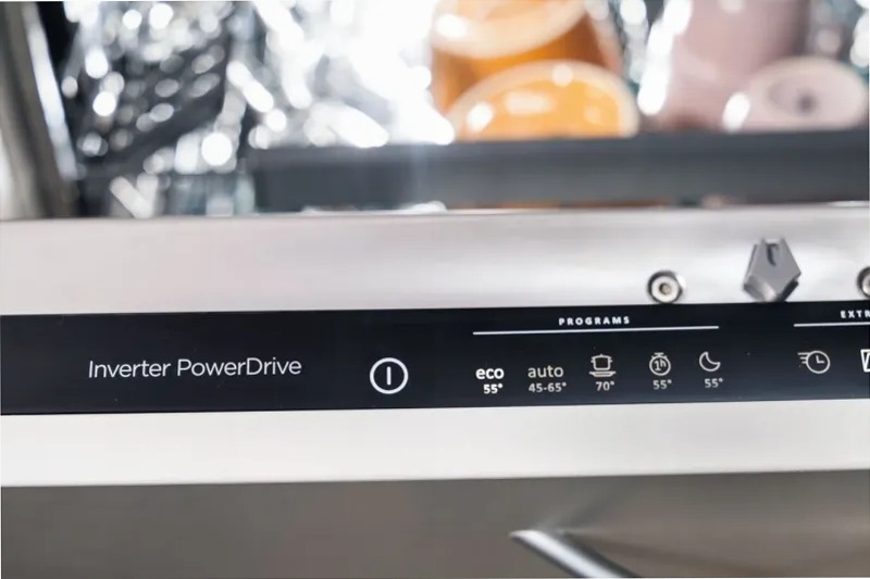 Lavastoviglie a scomparsa totale GV672C62 16