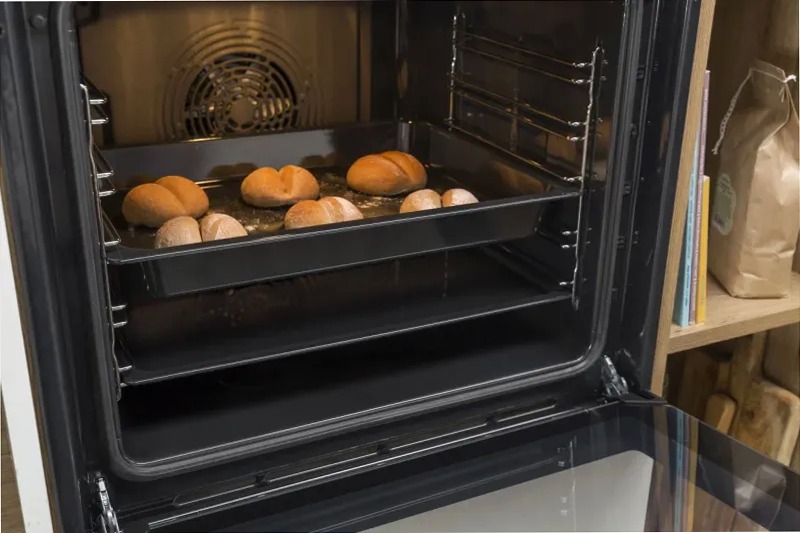 Forno pirolitico BPS6737E14BG A Nero Incasso