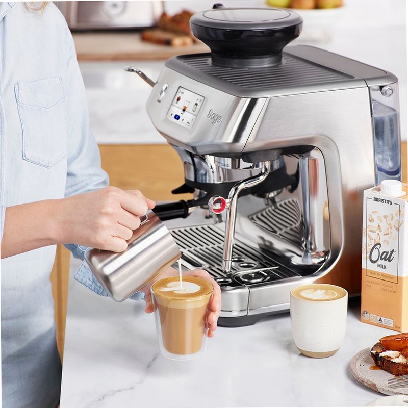 the Barista Touch™ Impress - Estrarre il Caffè Freddo con Perfezione