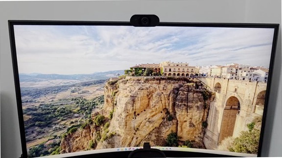 Monitor Gaming Odyssey G6 da 27'' QHD Curvo VA