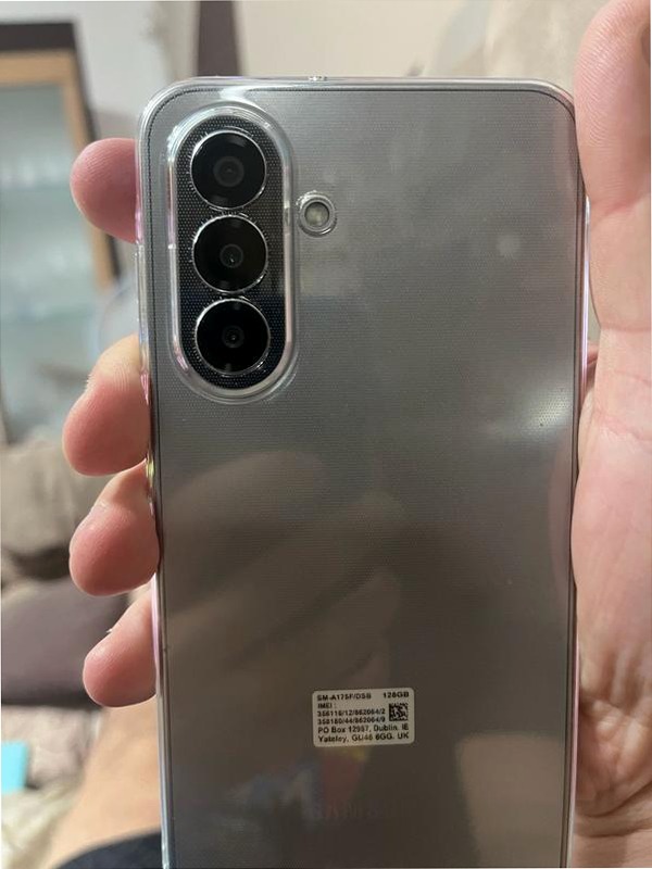Galaxy A17: Grande Display, Fotocamere Avanzate e Sicurezza 6.7" 4GB 6GB Blu