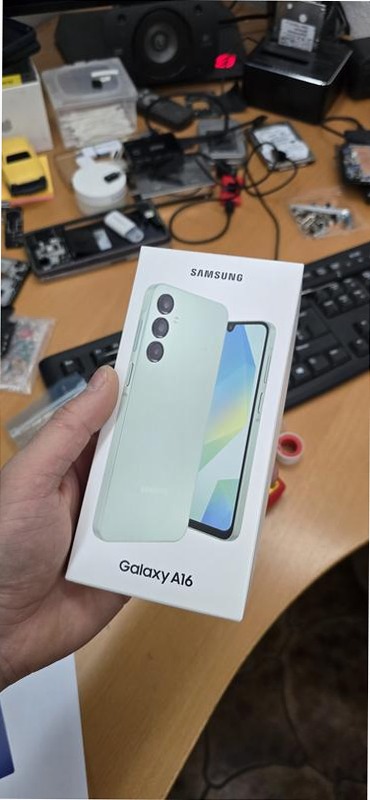 Galaxy A16 - Display Super AMOLED & Tripla Fotocamera 6.7" 4GB Grigio