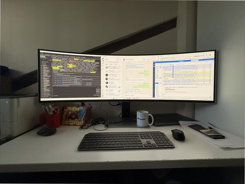 Monitor Gaming Odyssey OLED G9 - G91SD da 49" DQHD Curvo