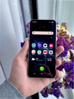 Galaxy A17: Grande Display, Fotocamere Avanzate e Sicurezza 6.7" 8GB Grigio