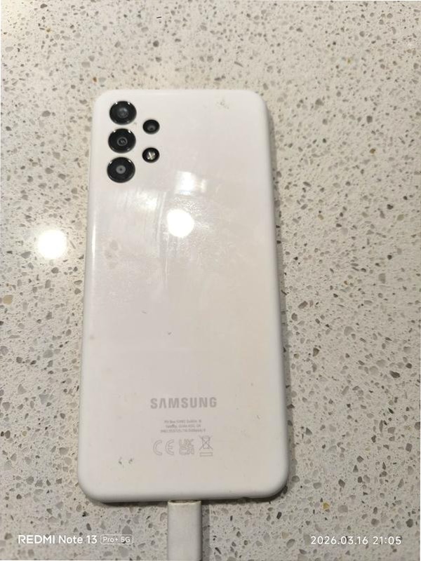Galaxy A13 - Schermo 6.6 pollici e sistema fotocamera quadruple 6.6" 4GB 8GB Bianco