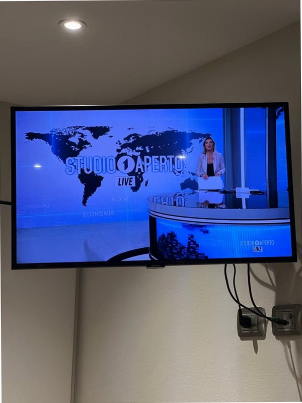 QLED FHD 32" Q50A TV - Sfoglia le sue Meraviglie