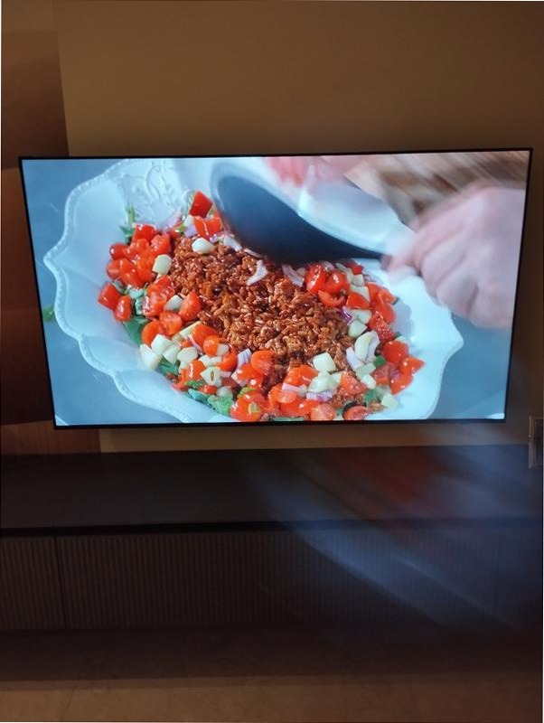 43" Crystal UHD U8000F 4K Vision AI Smart TV Nero