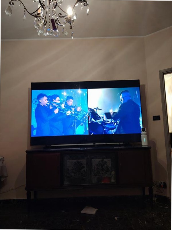 43" Crystal UHD U8000F 4K Vision AI Smart TV Nero