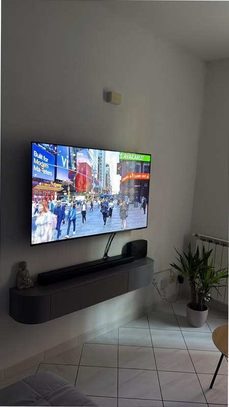 43" Crystal UHD U8000F 4K Vision AI Smart TV Nero