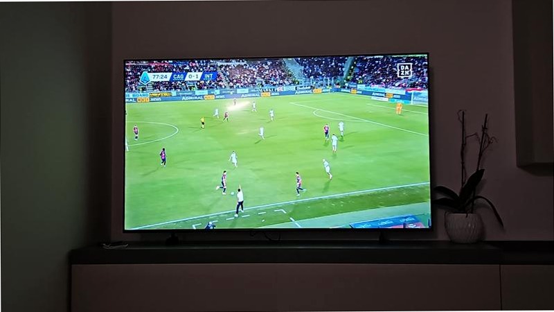 43" Crystal UHD U8000F 4K Vision AI Smart TV Nero