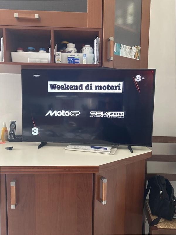 24" Full HD F6000 Smart TV (2025) Nero