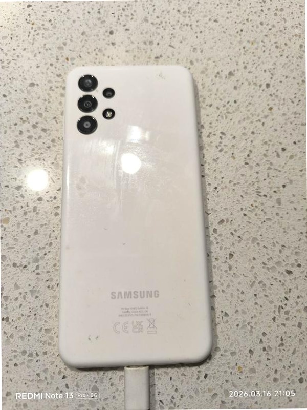Galaxy A13 - Schermo 6.6 pollici e sistema fotocamera quadruple 6.6" 8GB Nero