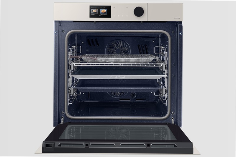 Forno a Vapore BESPOKE Dual Cook Steam Serie 7 NV7B7997ABA/U5 | Samsung IT 76 Beige