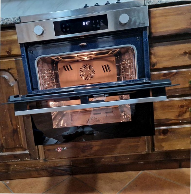 Forno Multifunzione Samsung Serie 4 76L NV7B4040VBK A