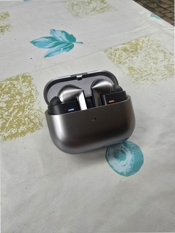 Galaxy Buds3 Pro - Audio Premium e Tecnologia Avanzata