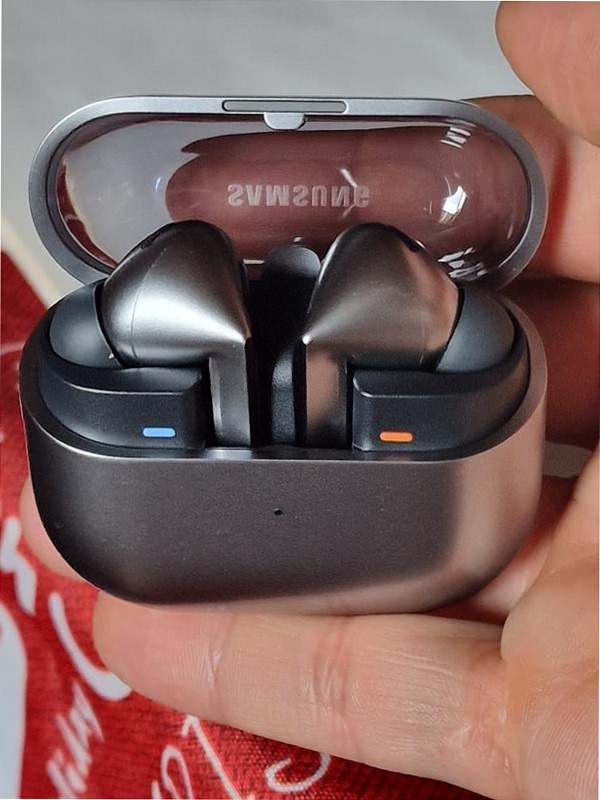 Galaxy Buds3 Pro - Audio Premium e Tecnologia Avanzata