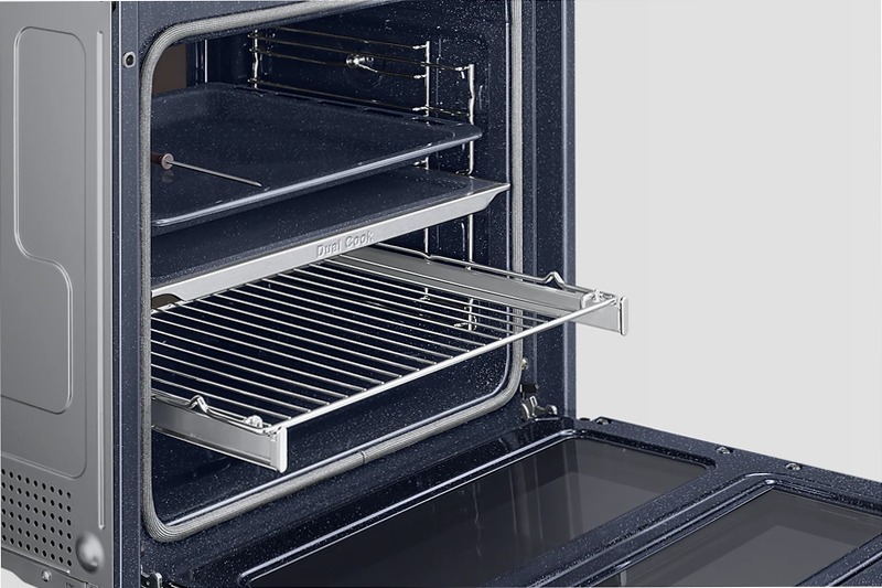 Forno Samsung Dual Cook Flex™ Serie 4 76L A