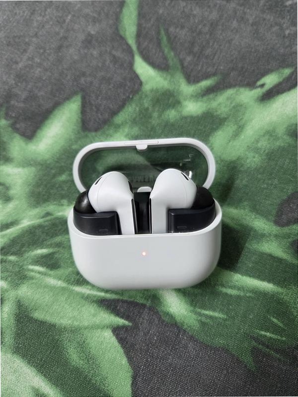 Galaxy Buds3 FE - Suoni Profondi e Personalizzabili