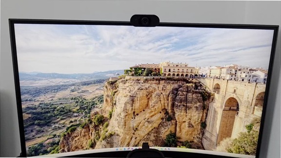 Monitor Gaming Odyssey G6 da 32'' QHD Curvo VA