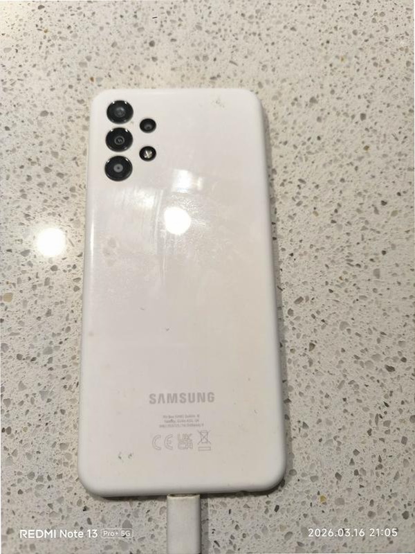 Galaxy A13 - Schermo 6.6 pollici e sistema fotocamera quadruple 6.6" 8GB Blu