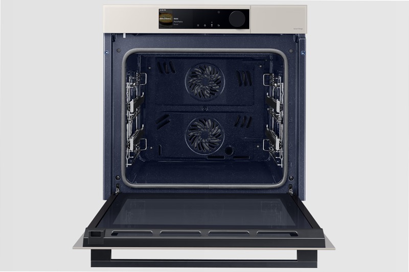 Forno a BESPOKE Vapore Dual Cook Steam Serie 6 NV7B6699ABE/U5 | Samsung IT 76 Bianco