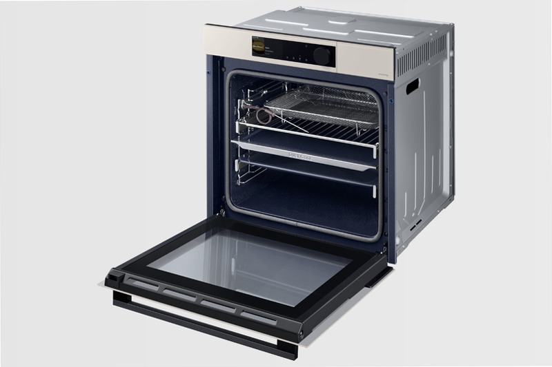 Forno a BESPOKE Vapore Dual Cook Steam Serie 6 NV7B6699ABE/U5 | Samsung IT 76 Bianco