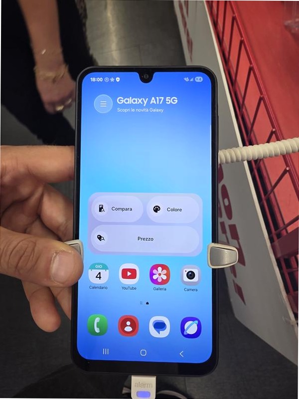 Galaxy A17 5G: Sfoglia con Stile e Connessione 5G 4GB Grigio
