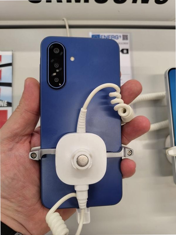 Galaxy A17 5G: Sfoglia con Stile e Connessione 5G 4GB Grigio