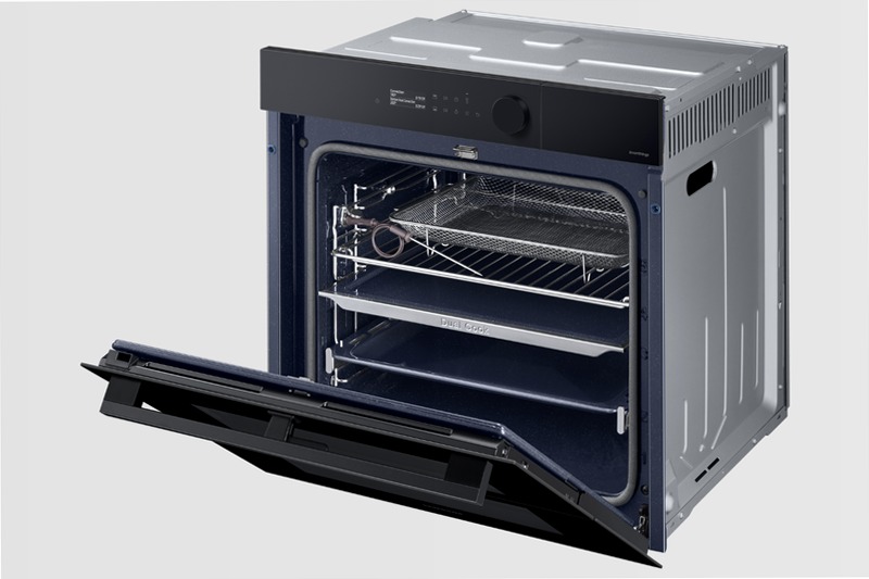 Forno a Vapore BESPOKE Dual Cook Flex™ Steam Serie 5 NV7B5770WBK Bianco