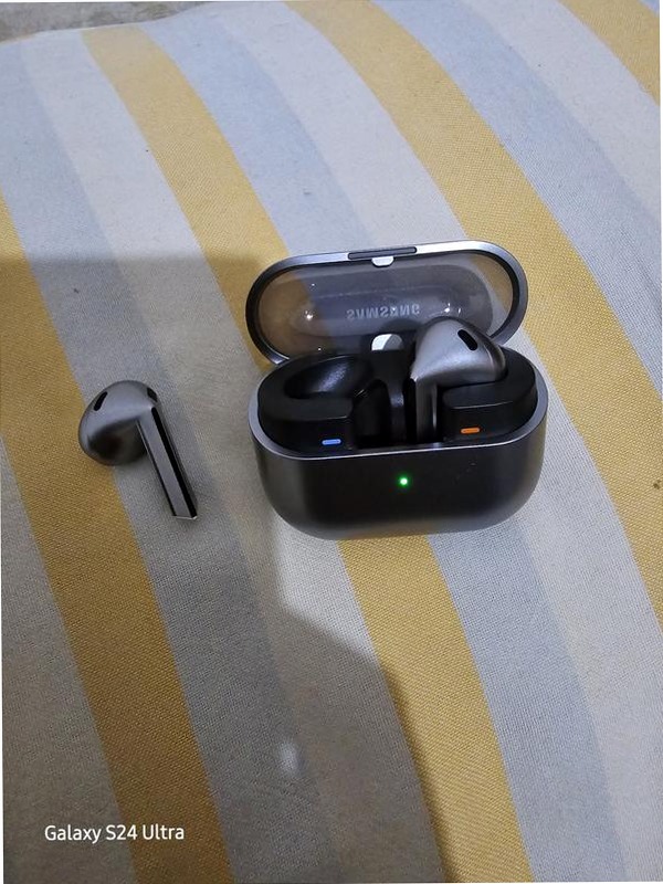 Galaxy Buds3 - Chiamate Fluide e Audio di Alta Qualità