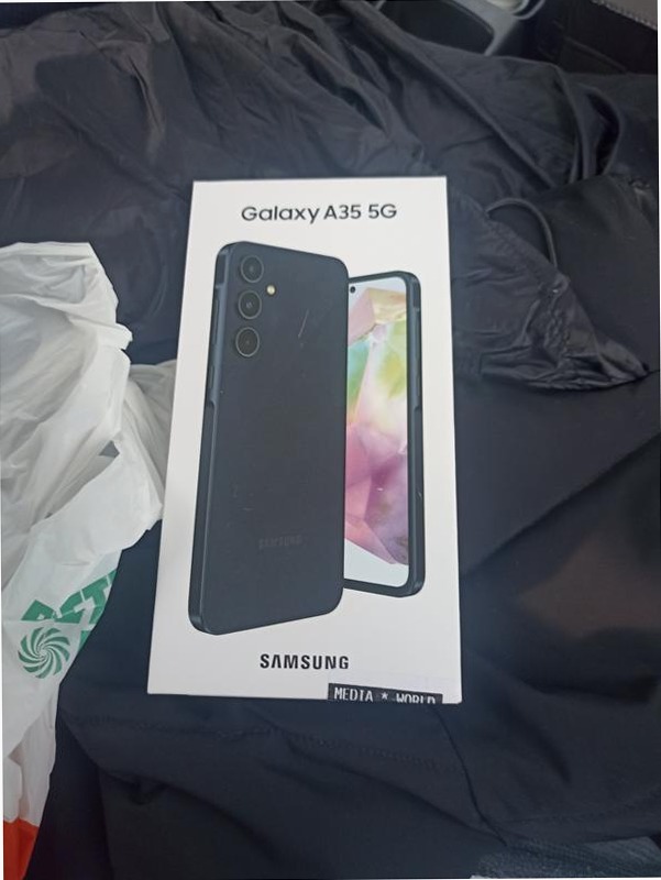 Galaxy A35 5G - Stile Moderno e Fotocellulare 8GB
