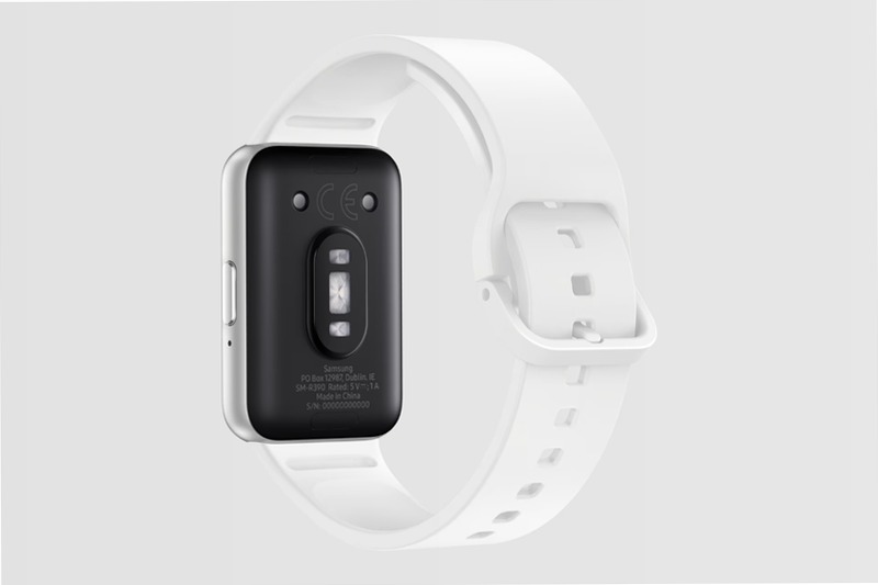 Galaxy Fit3: Monitoraggio delle attività e visualizzazione della batteria Argento