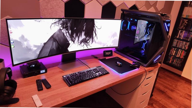 Monitor Gaming Odyssey OLED G9 da 49'' Dual QHD Curvo 5120 x 1440