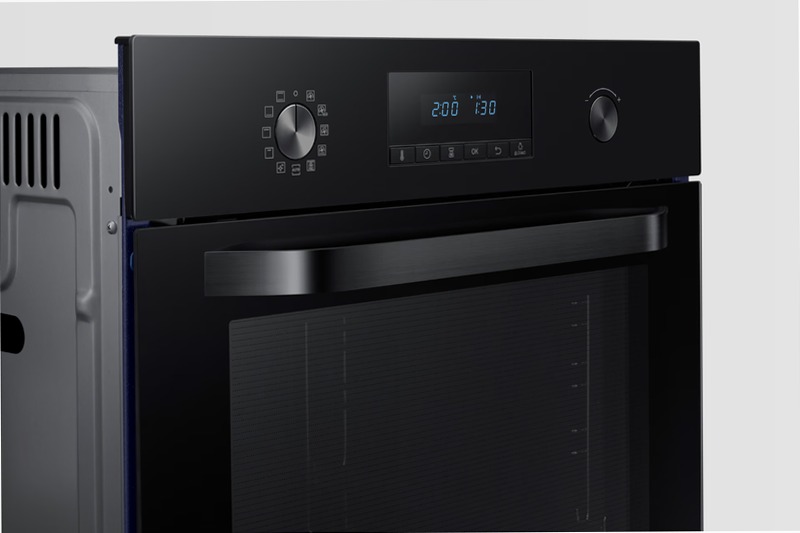 Forno Multifunzione Serie Avant NV75K2340RB | Samsung IT 68 A Nero